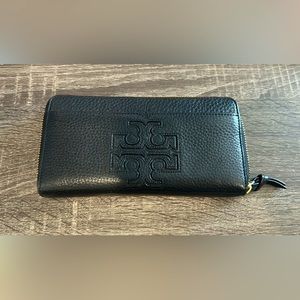 COPY - Tory Burch wallet